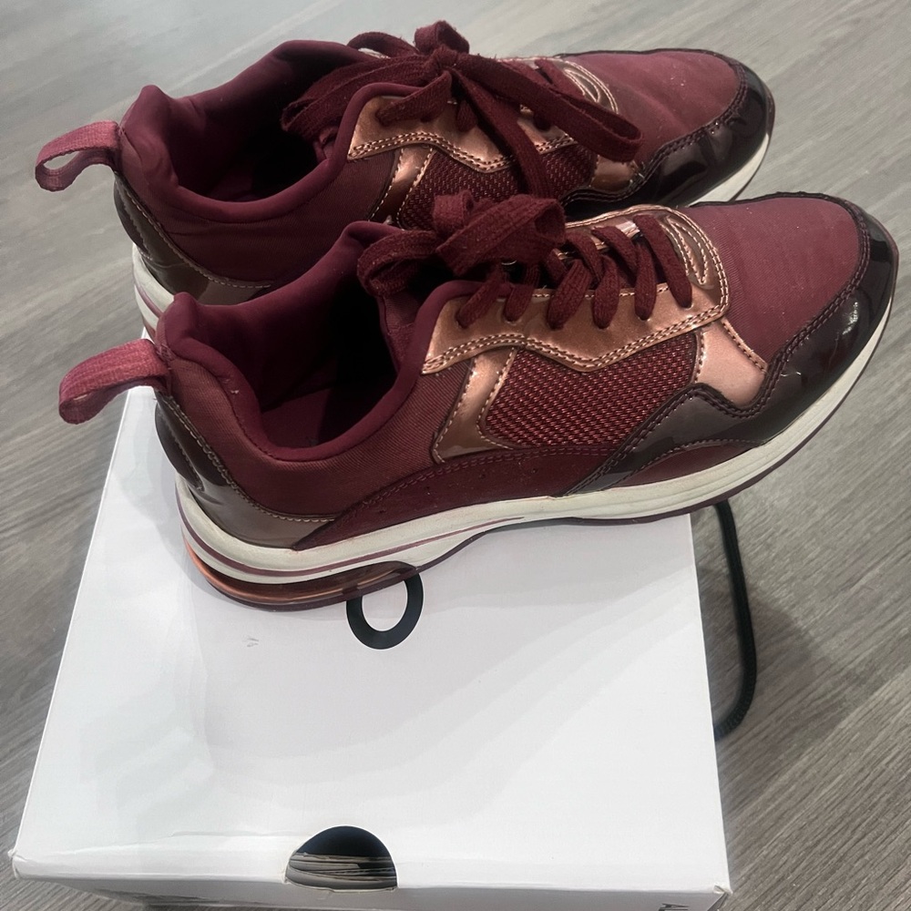Aldo women’s casual Burgundy Sneakers